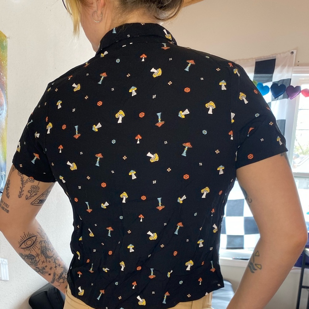 Mushroom crop - button up